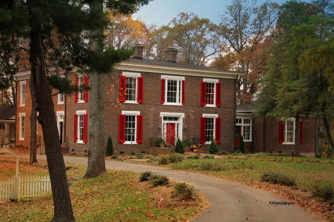 Early Inn At The Grove Rocky Mount Bagian luar foto